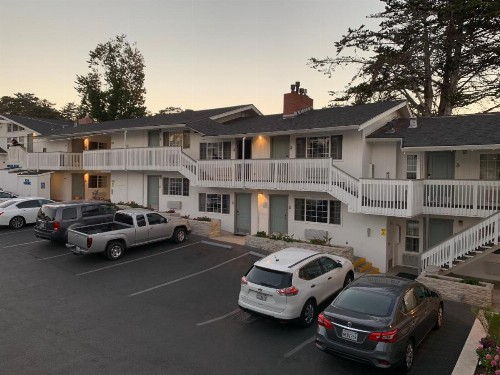 Stargazer Inn and Suites - image 4