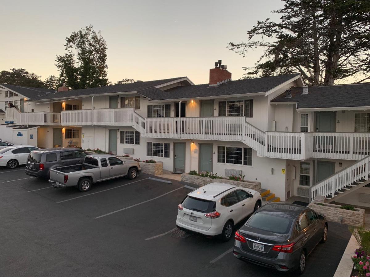 Stargazer Inn and Suites - image 4