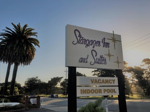 Stargazer Inn and Suites - image 6