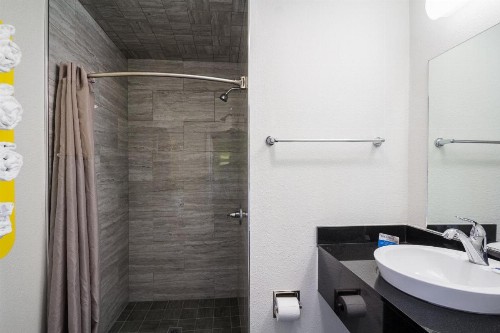 Motel 6 - Downtown Monterey - image 16