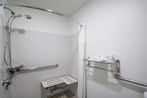 Motel 6 - Downtown Monterey - image 23