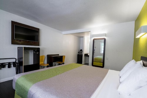 Motel 6 - Downtown Monterey - image 27
