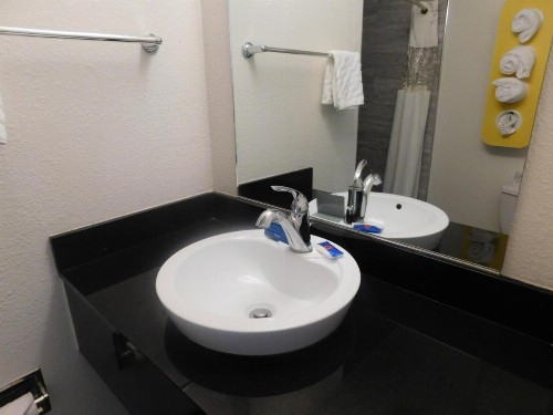 Motel 6 - Downtown Monterey - image 36