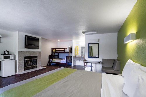 Motel 6 - Downtown Monterey - image 5