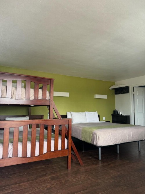 Motel 6 - Downtown Monterey - image 6