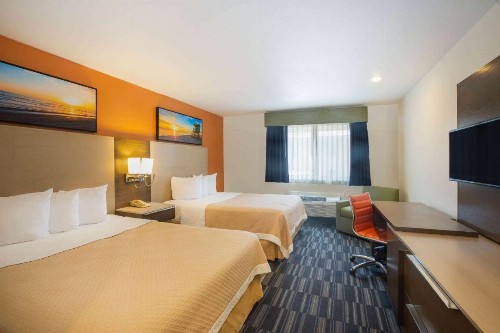 Days Inn by Wyndham Monterey Downtown - image 3