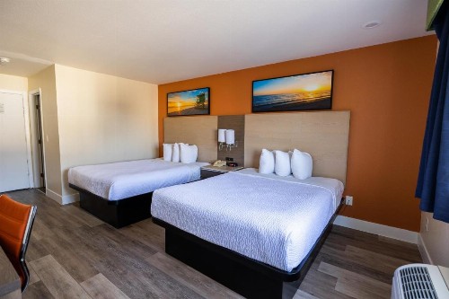 Days Inn by Wyndham Monterey Downtown - image 9