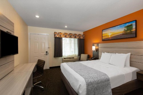 Days Inn by Wyndham Monterey-Fisherman's Wharf Aquarium - image 20