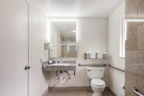 Rodeway Inn near Downtown Monterey - image 10
