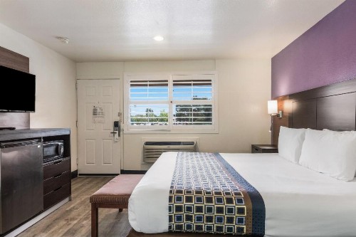 Rodeway Inn near Downtown Monterey - image 7