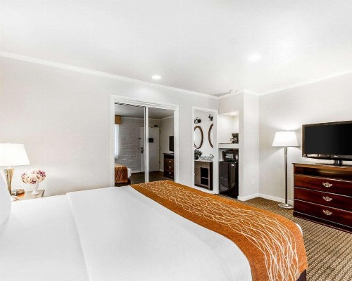 The Inn at 1252 Monterey - image 18