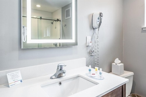 The Inn at 1252 Monterey - image 3