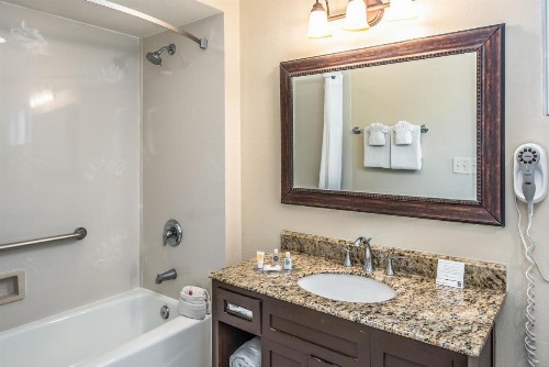 The Inn at 1252 Monterey - image 4