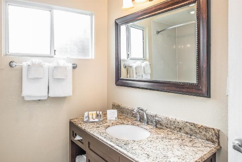 The Inn at 1252 Monterey - image 45