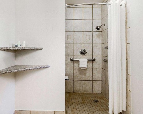 The Inn at 1252 Monterey - image 47