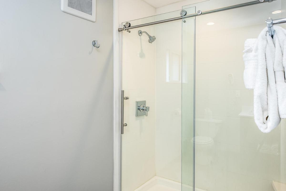 The Inn at 1252 Monterey - image 5