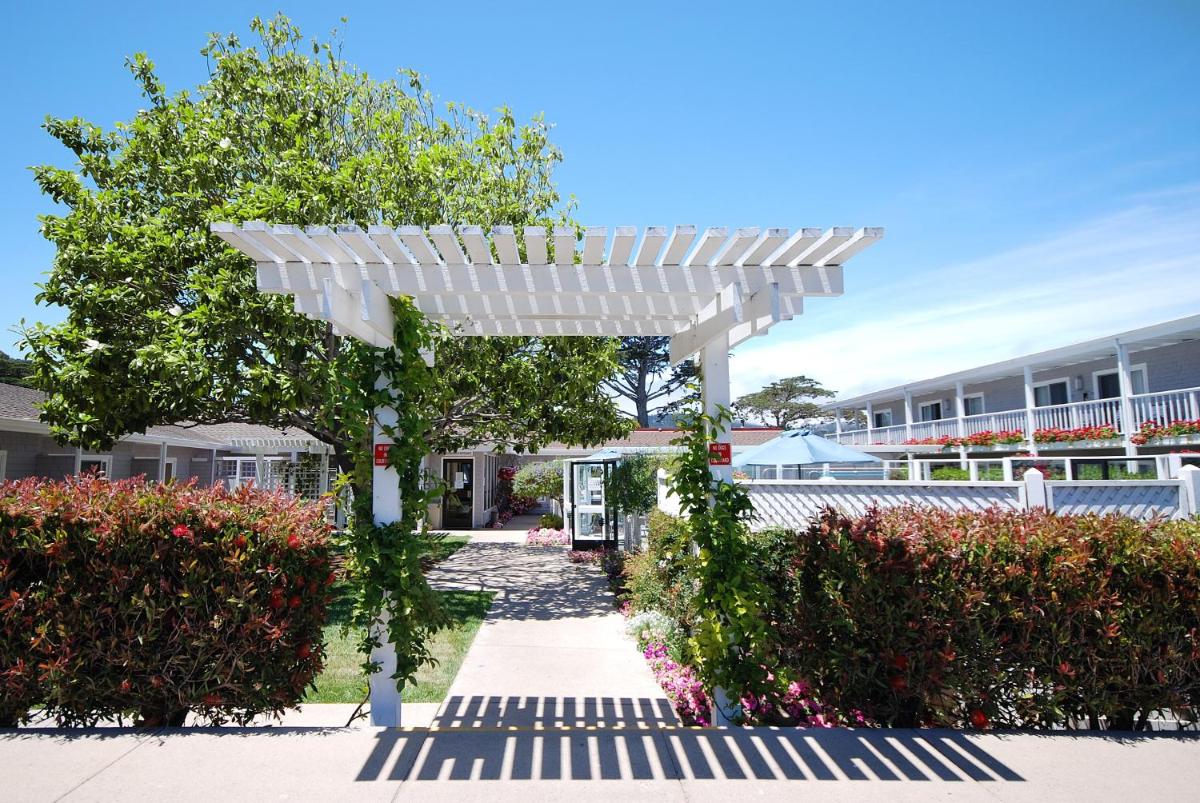 Monterey Bay Lodge - main image