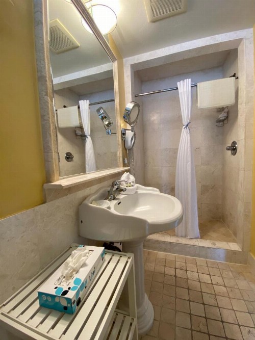 Monterey Bay Lodge - image 19