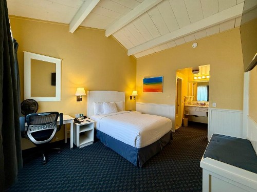 Monterey Bay Lodge - image 23