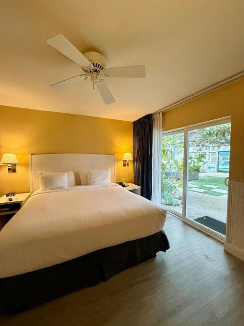 Monterey Bay Lodge - image 32