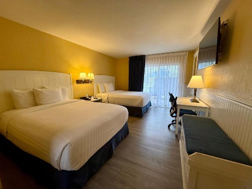 Monterey Bay Lodge - image 37
