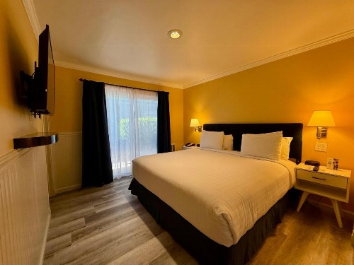 Monterey Bay Lodge - image 42