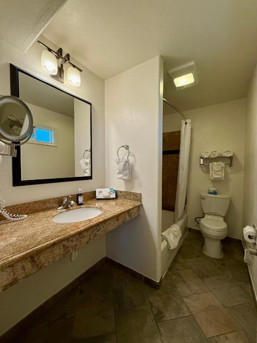 Monterey Bay Lodge - image 44