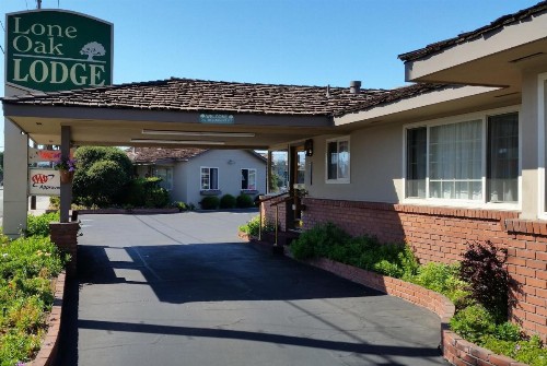 Lone Oak Lodge - image 2