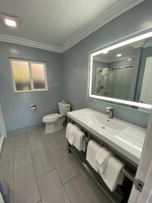 Lone Oak Lodge - image 20