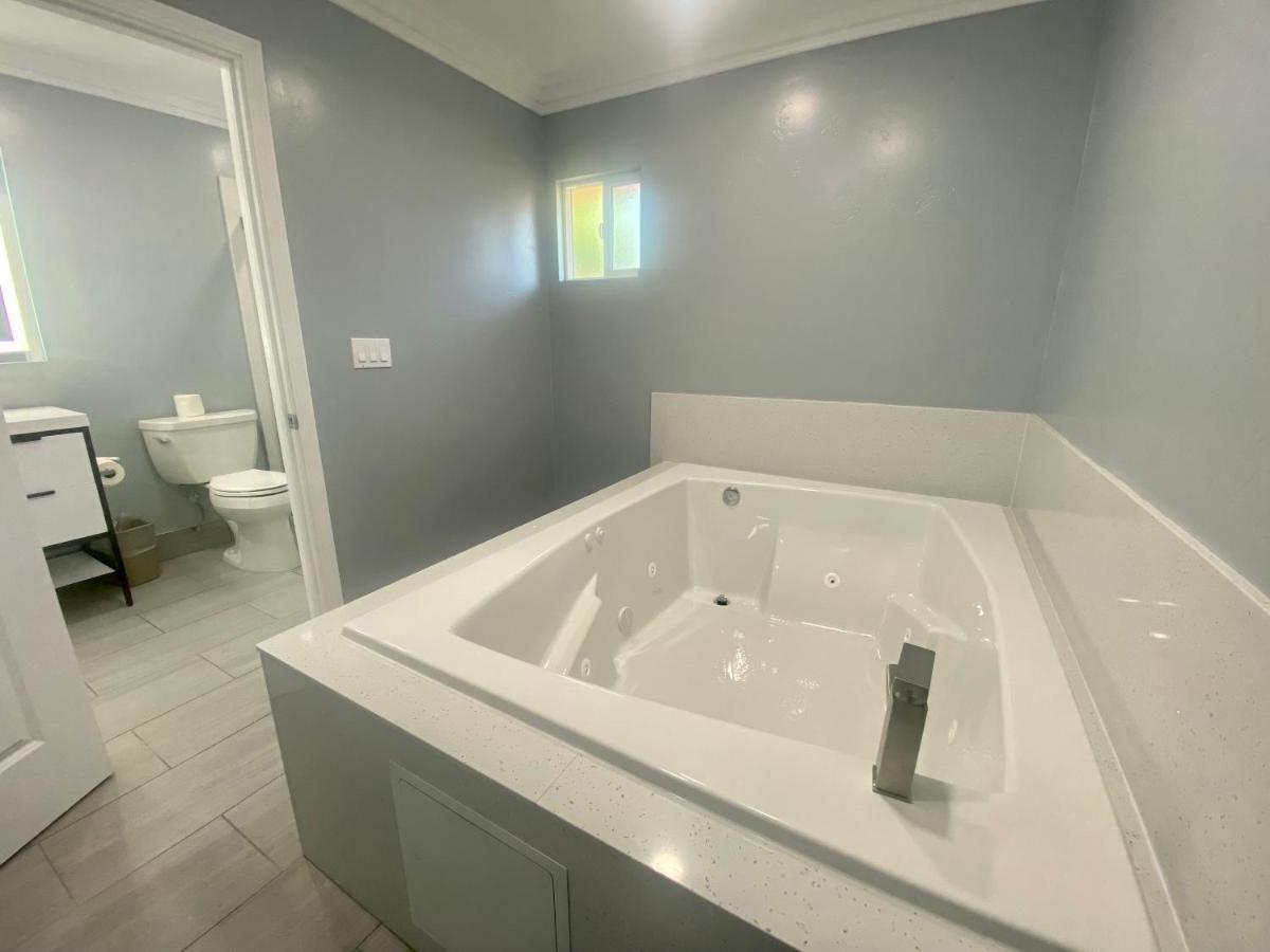 Lone Oak Lodge - image 7