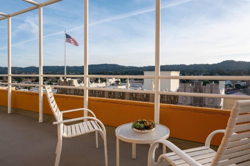 Monterey Marriott - image 20
