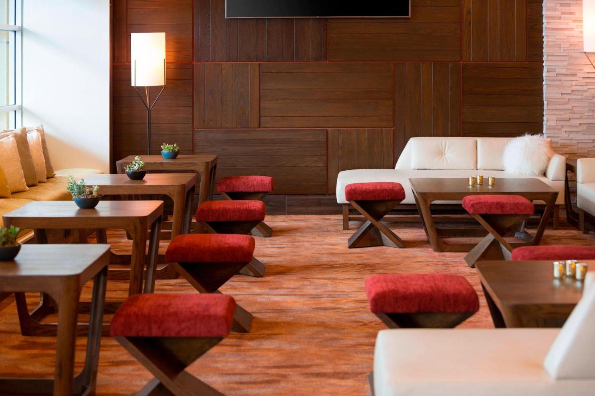 Monterey Marriott - image 7