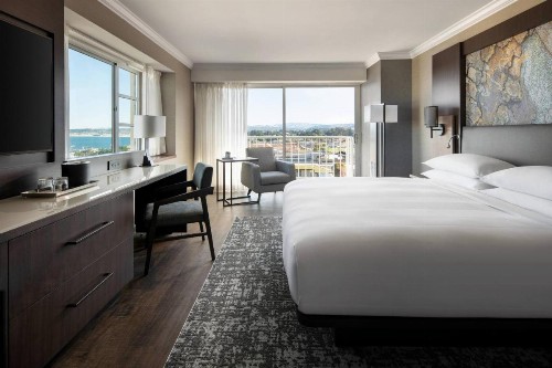 Monterey Marriott - image 9