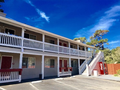 Pelican Inn - image 3