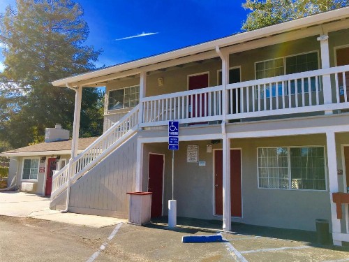 Pelican Inn - image 33