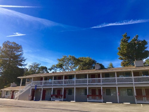 Pelican Inn - image 43