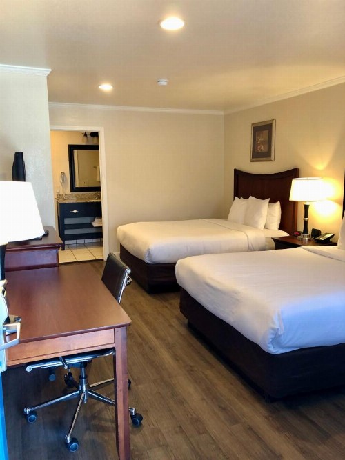 Blu Pacific Hotel - image 33