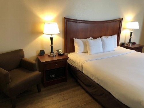 Blu Pacific Hotel - image 34