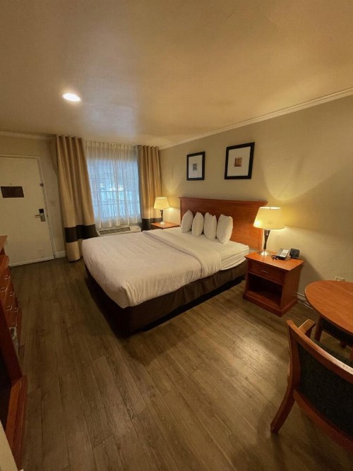 Blu Pacific Hotel - image 47