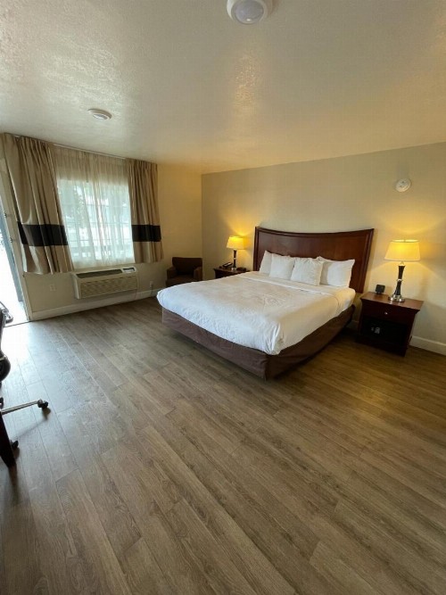 Blu Pacific Hotel - image 48