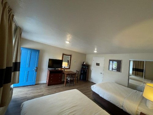 Blu Pacific Hotel - image 49