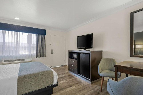 Best Western Park Crest Inn - image 15
