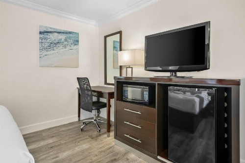 Best Western Park Crest Inn - image 26