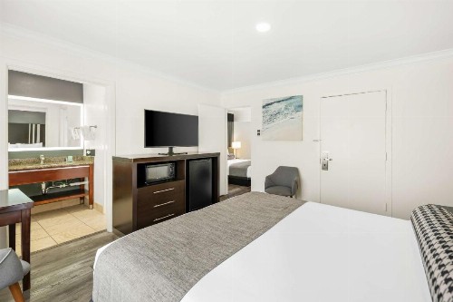Best Western Park Crest Inn - image 31