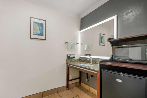 Best Western Park Crest Inn - image 32