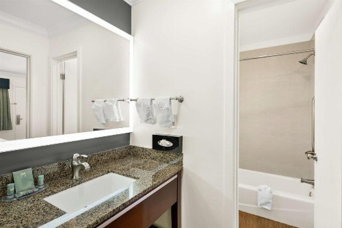 Best Western Park Crest Inn - image 50