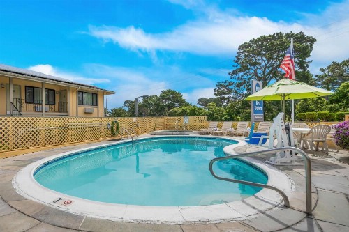 Best Western Park Crest Inn - image 7