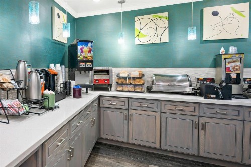 Best Western Park Crest Inn - image 9