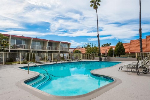 Travelodge Monterey