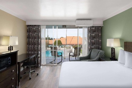 Travelodge by Wyndham Monterey Bay - image 13